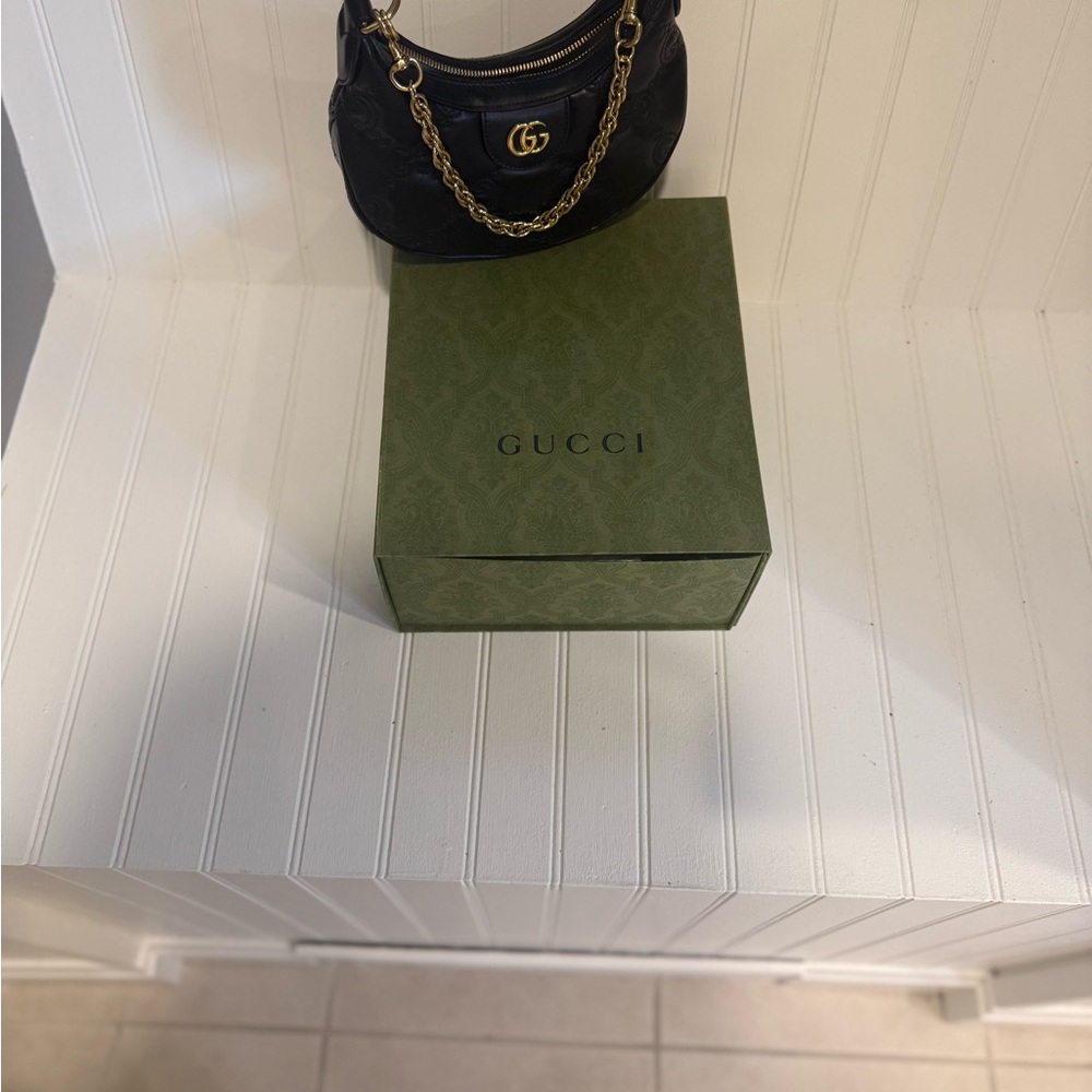 GUCCI
Calfskin GG Matelasse Mini Hobo Shoulder Bag Black Dimensions 8.2x5.5x2 - Picture 4 of 7